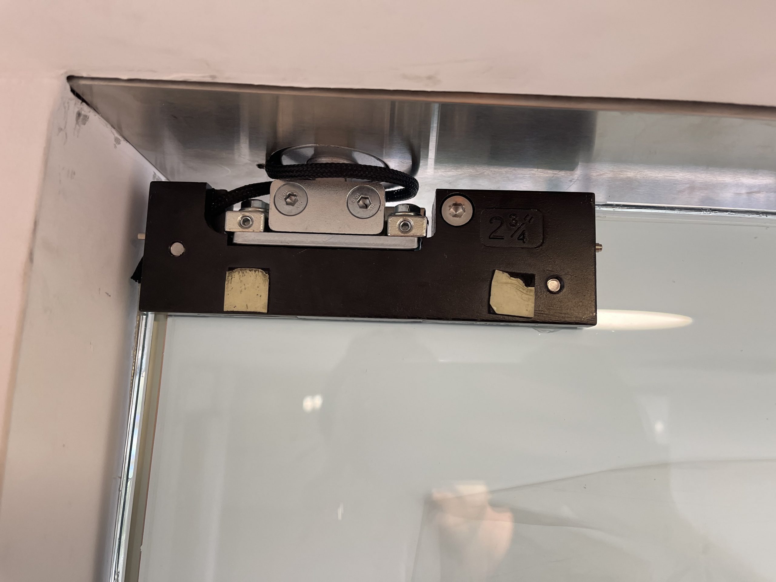 Wires for pivot