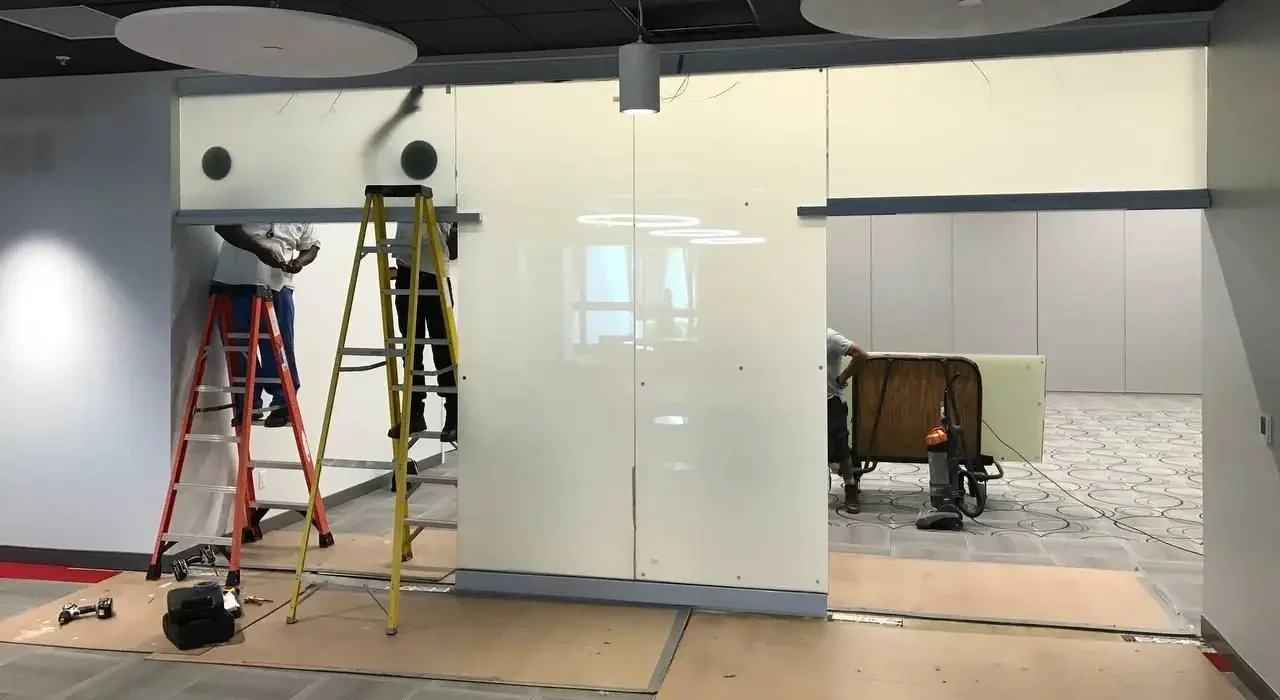 They’ve Got The Power: How Employees Can Take Back Control In The Office With Smart Glass
