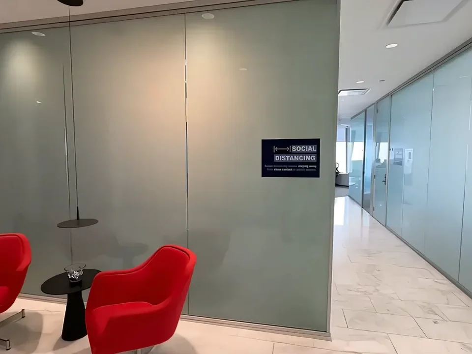World Trade Center office in New York with smart film conference room glass