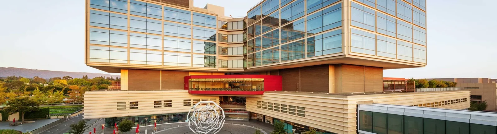 Stanford Hospital surgery room with switchable smart glass