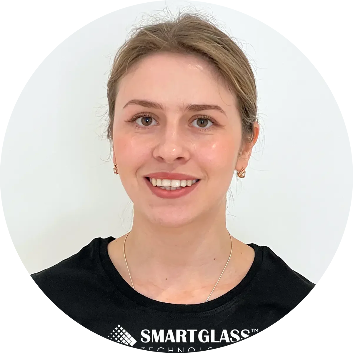 Michelle, Account Manager at Smart Glass Tech US