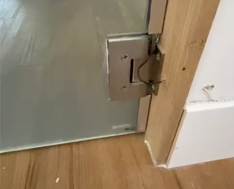 Glass Door (George LA)
