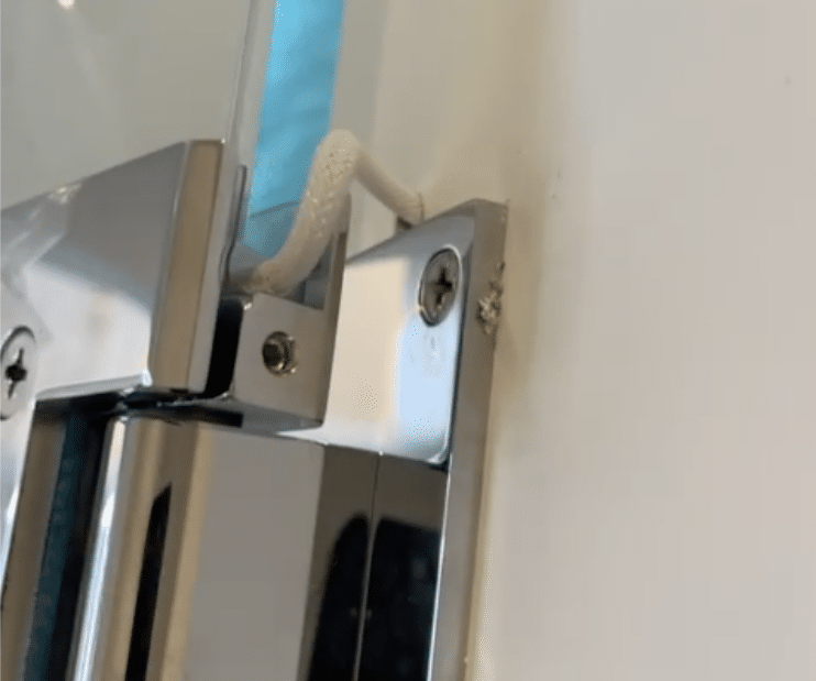 Frameless Door U-channel 2