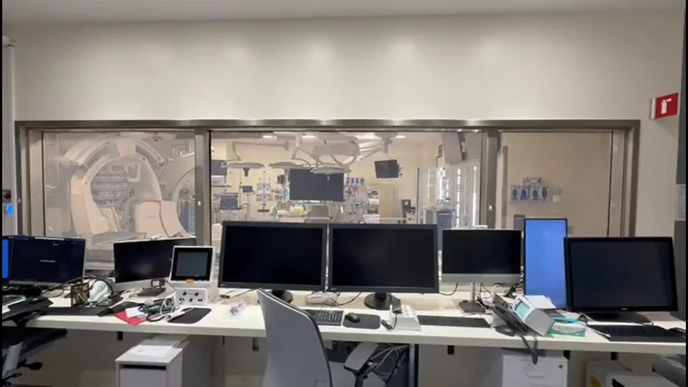 Smart Glass for Hospitals 3